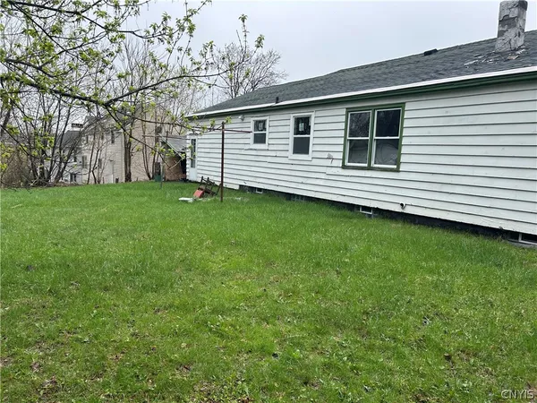 $129,900 | 474 East Seneca Turnpike, Syracuse, NY 13205