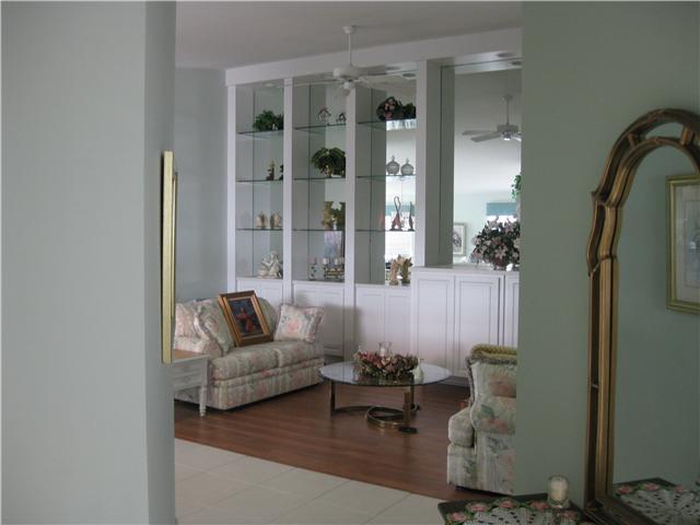 972 Southwest Balmoral Trace Stuart, FL 34997 - Photo 5 of 20 Gallery Image 5