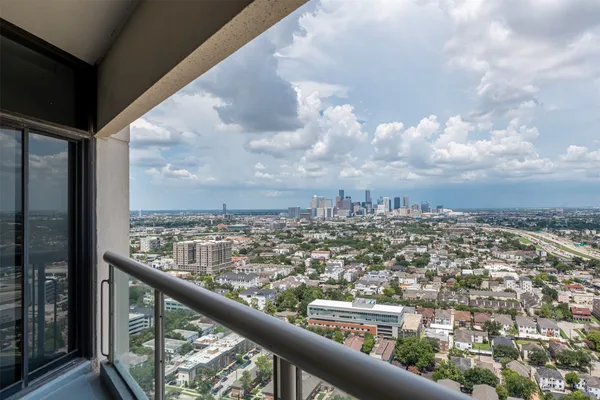 $1,149,000 | 1701 Hermann Drive, Unit 34L, Houston, TX 77004
