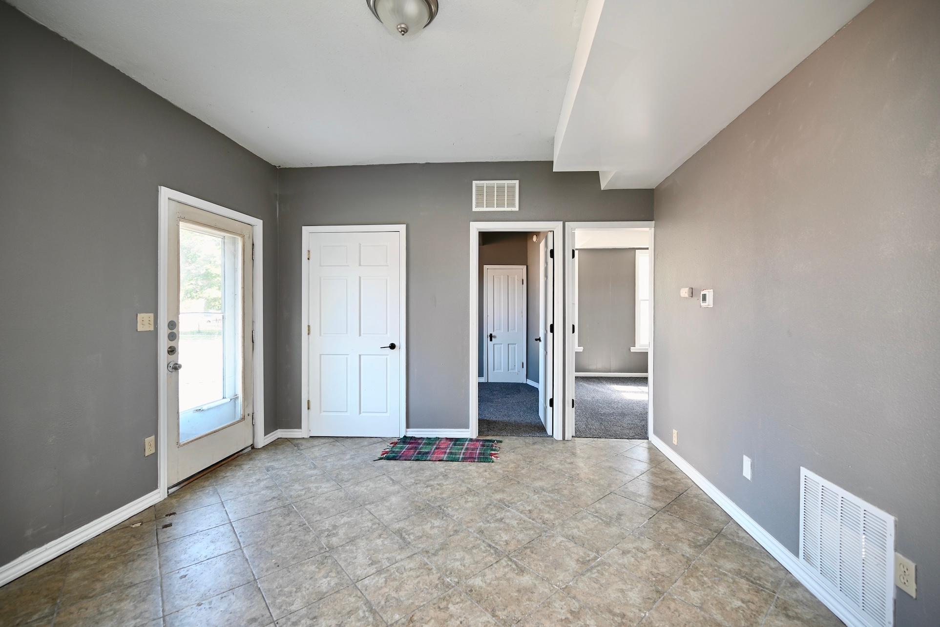 263 Franklin Street Winona, MN 55987 - Photo 3 of 28