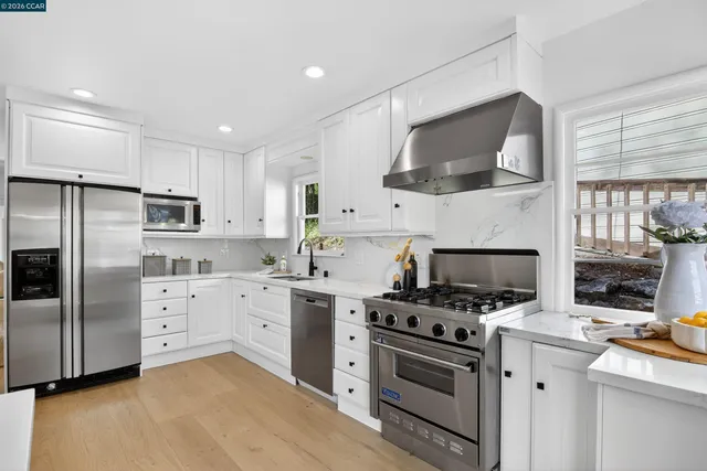 $1,549,000 | 22 Las Palomas, Orinda, CA 94563