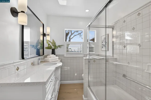 $1,549,000 | 22 Las Palomas, Orinda, CA 94563