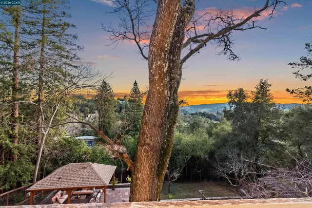 $1,549,000 | 22 Las Palomas, Orinda, CA 94563