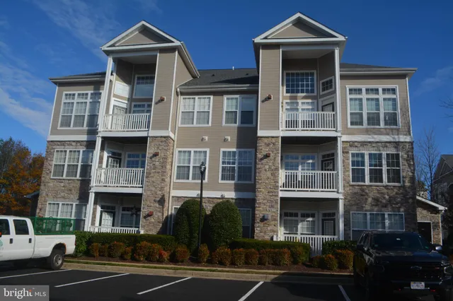 $309,900 | 505 Sunset View Terrace Southeast, Unit 104, Leesburg, VA 20175