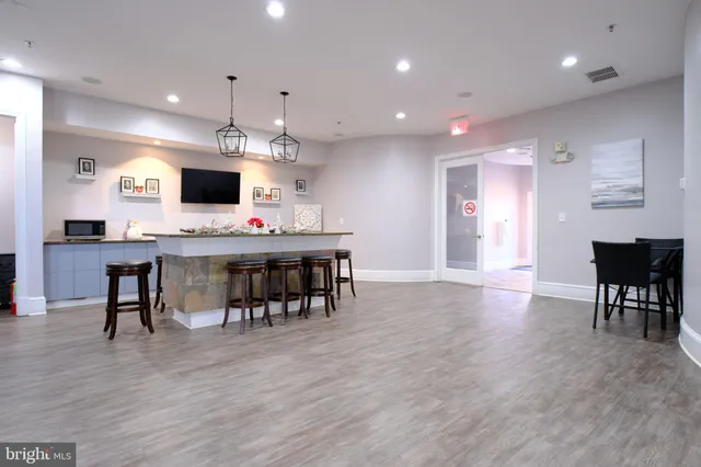 $309,900 | 505 Sunset View Terrace Southeast, Unit 104, Leesburg, VA 20175