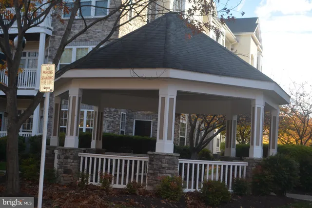 $309,900 | 505 Sunset View Terrace Southeast, Unit 104, Leesburg, VA 20175