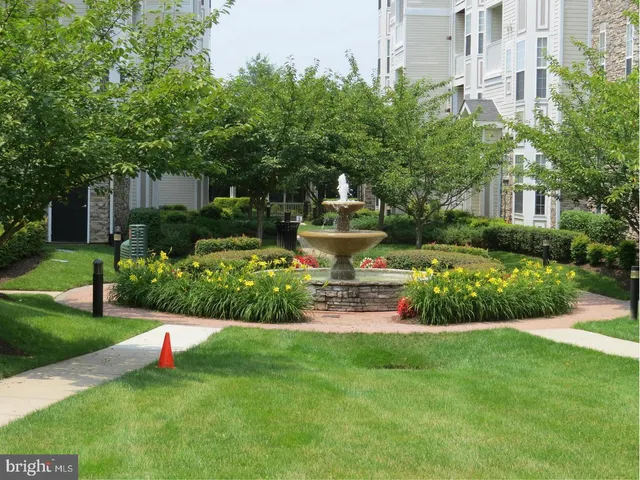 $309,900 | 505 Sunset View Terrace Southeast, Unit 104, Leesburg, VA 20175