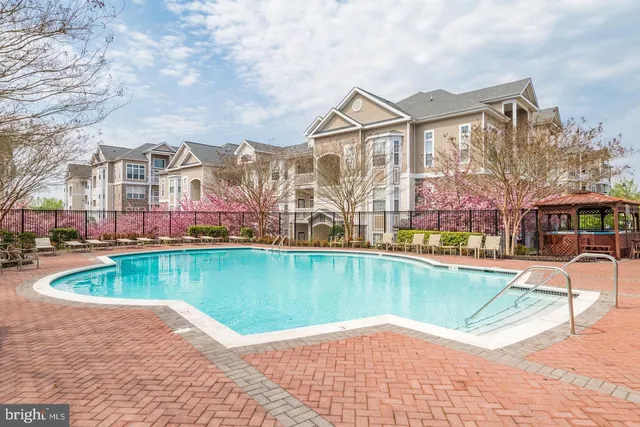 $309,900 | 505 Sunset View Terrace Southeast, Unit 104, Leesburg, VA 20175