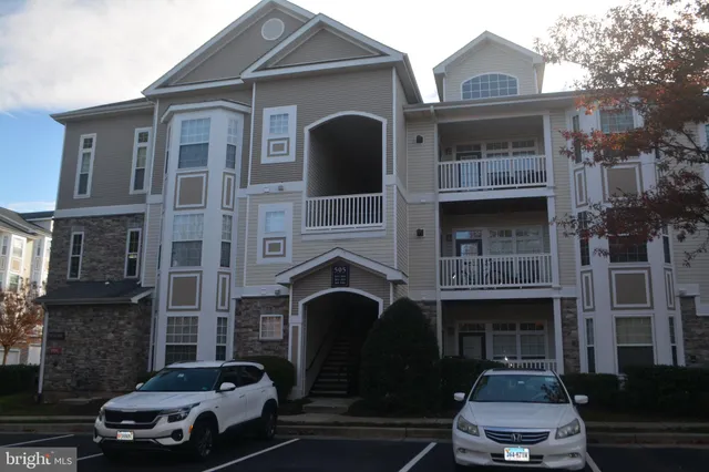 $309,900 | 505 Sunset View Terrace Southeast, Unit 104, Leesburg, VA 20175