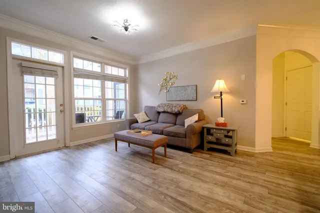 $309,900 | 505 Sunset View Terrace Southeast, Unit 104, Leesburg, VA 20175