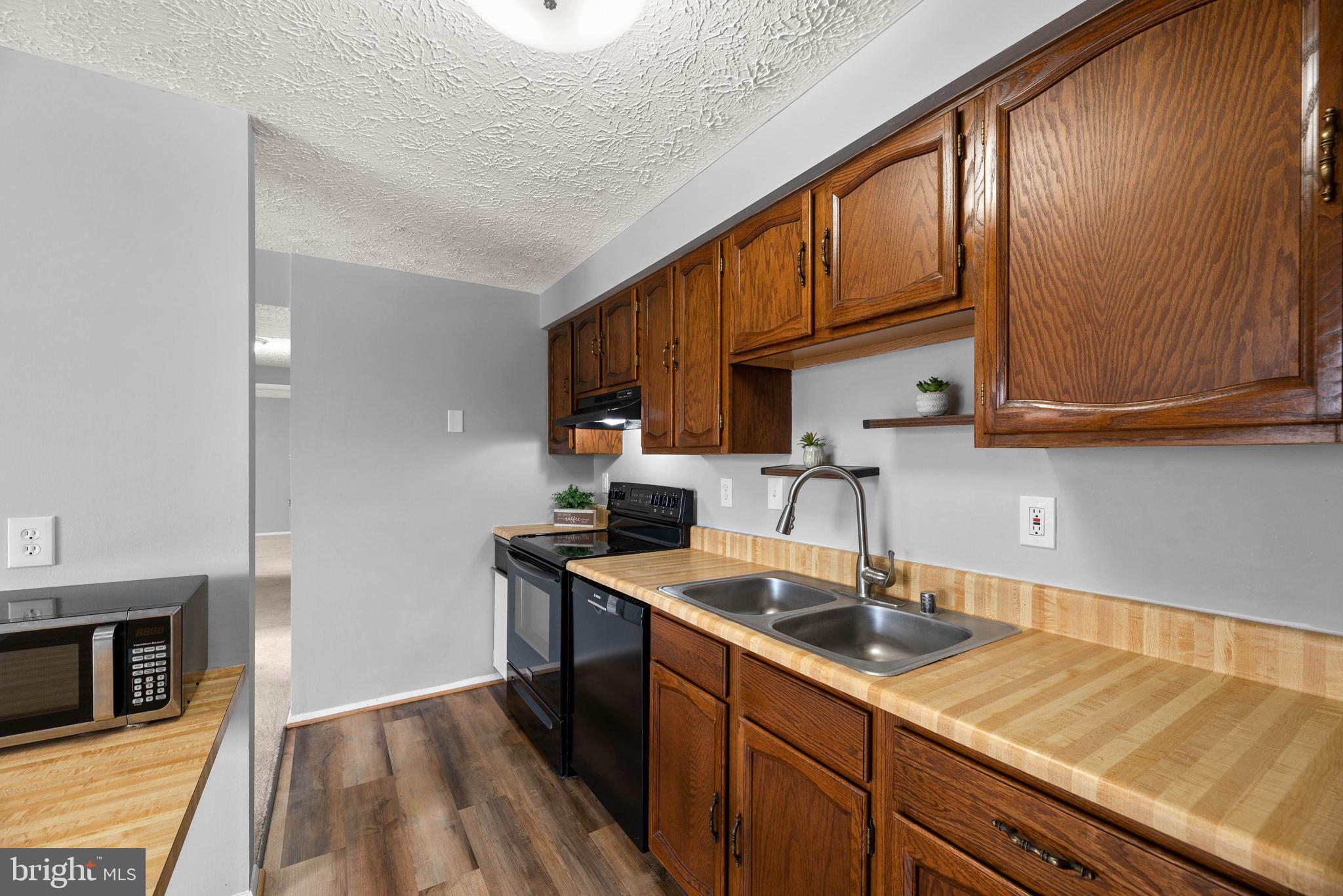999 Heather Ridge Drive, Unit 2G Frederick, MD 21702 - Photo 14 of 31 Open Concept Kitchen