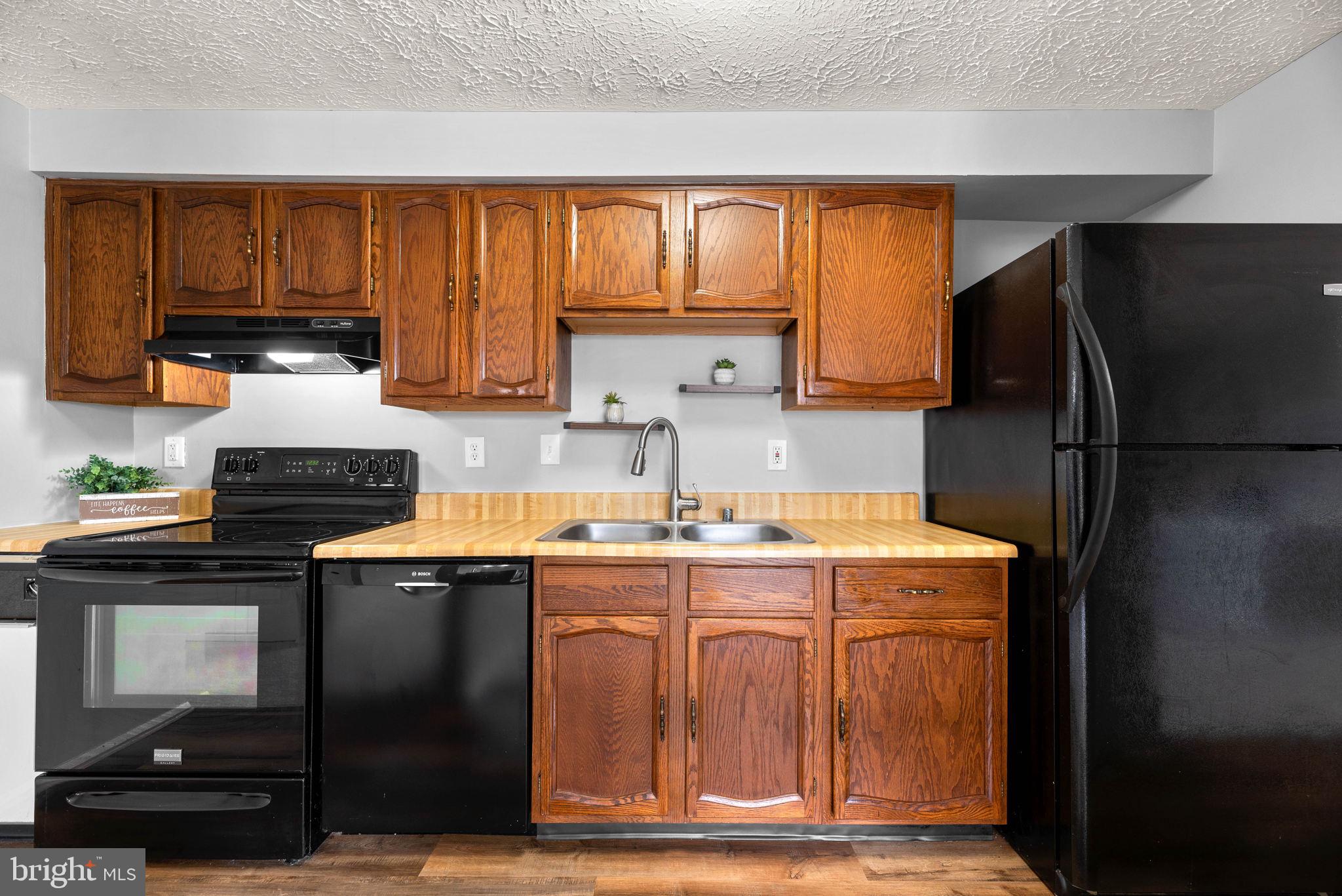 999 Heather Ridge Drive, Unit 2G Frederick, MD 21702 - Photo 15 of 31 Open Concept Kitchen