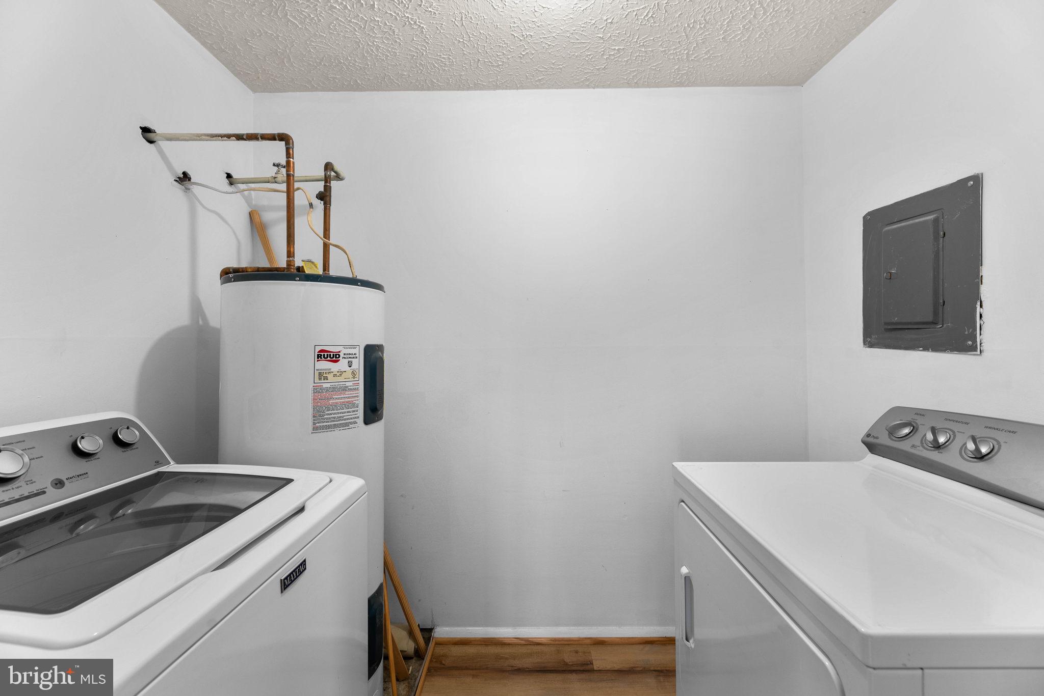 999 Heather Ridge Drive, Unit 2G Frederick, MD 21702 - Photo 25 of 31 Laundry room