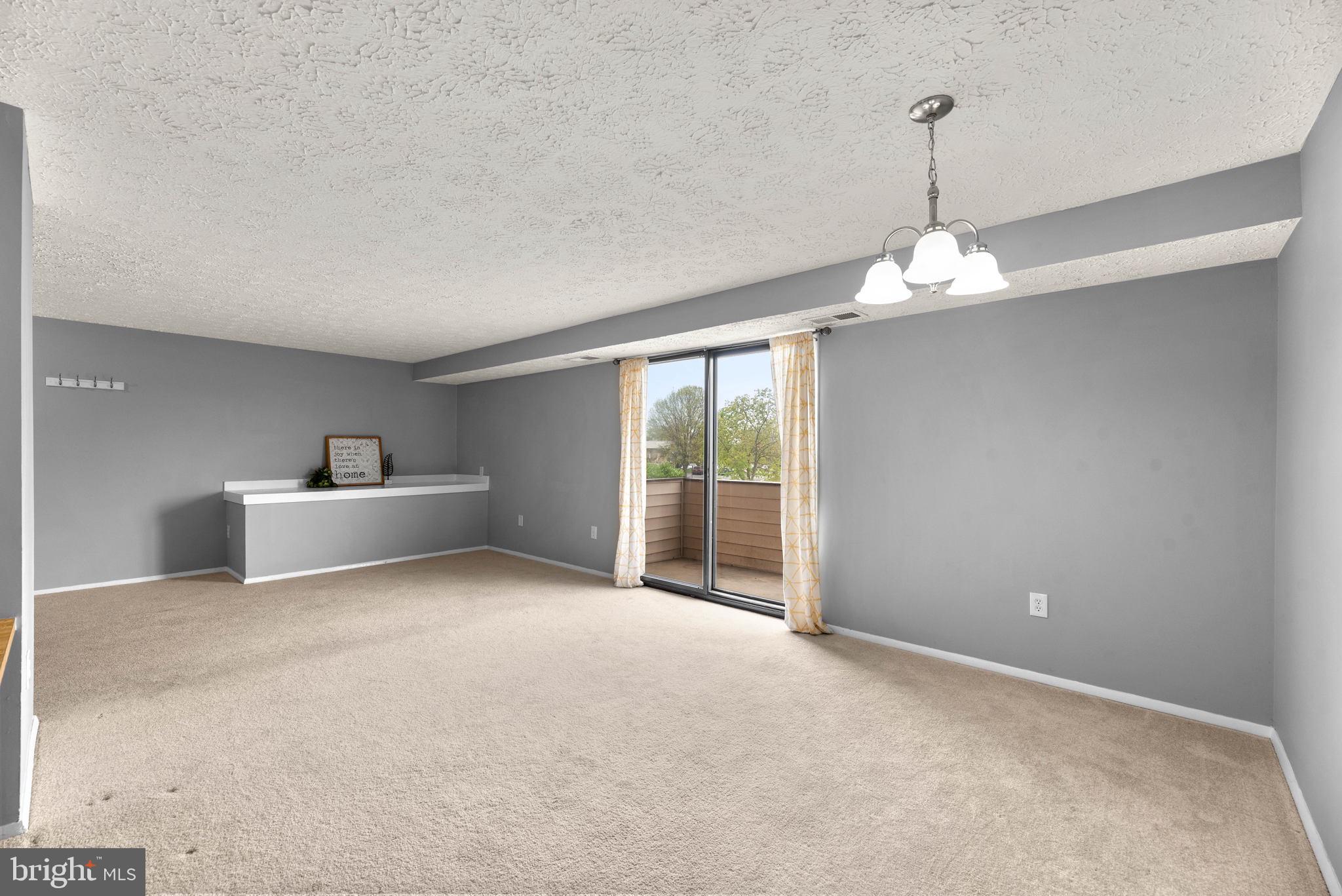 999 Heather Ridge Drive, Unit 2G Frederick, MD 21702 - Photo 9 of 31 Living / Dining Room Combo