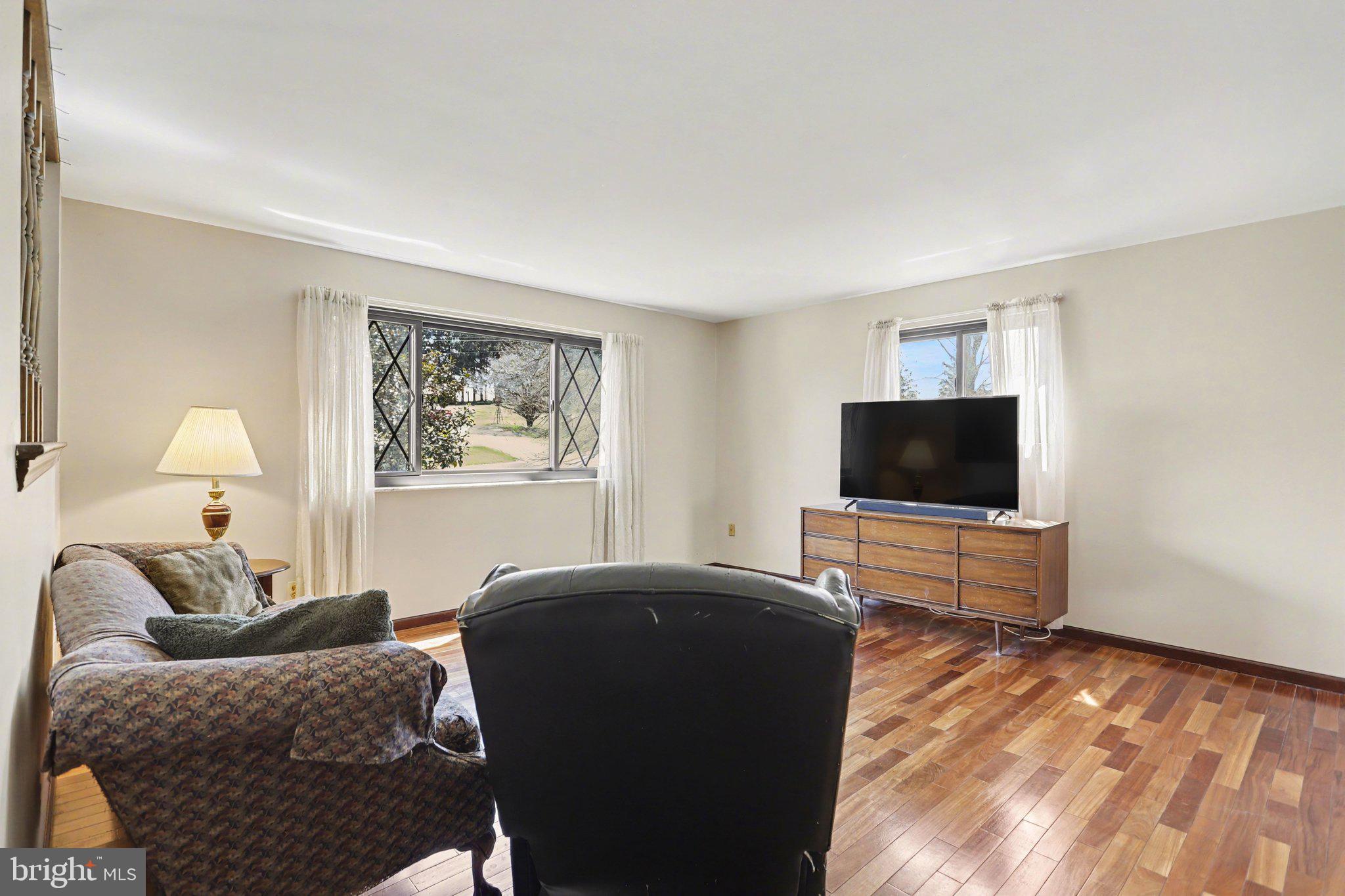 5007 Snyder Mill Road Spring Grove, PA 17362 - Photo 5 of 33 Living Room