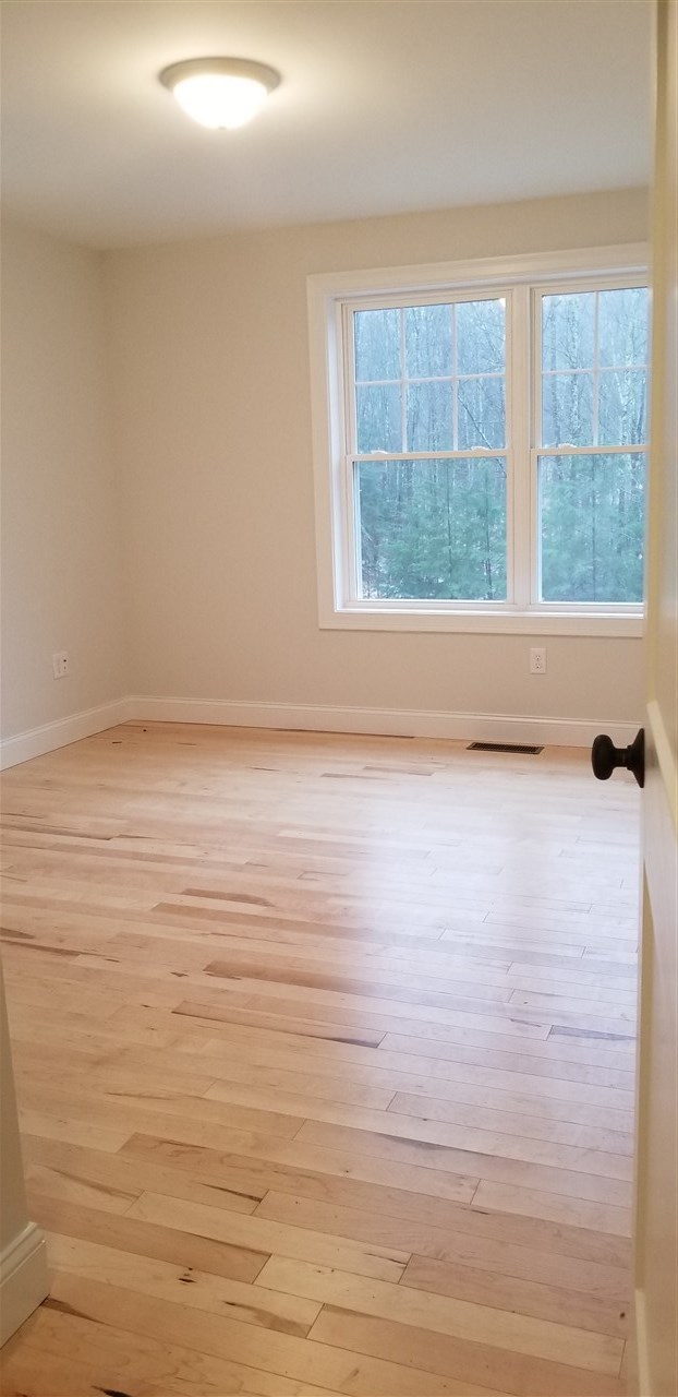 110 Raymond Road Nottingham, NH 03290 - Photo 13 of 39