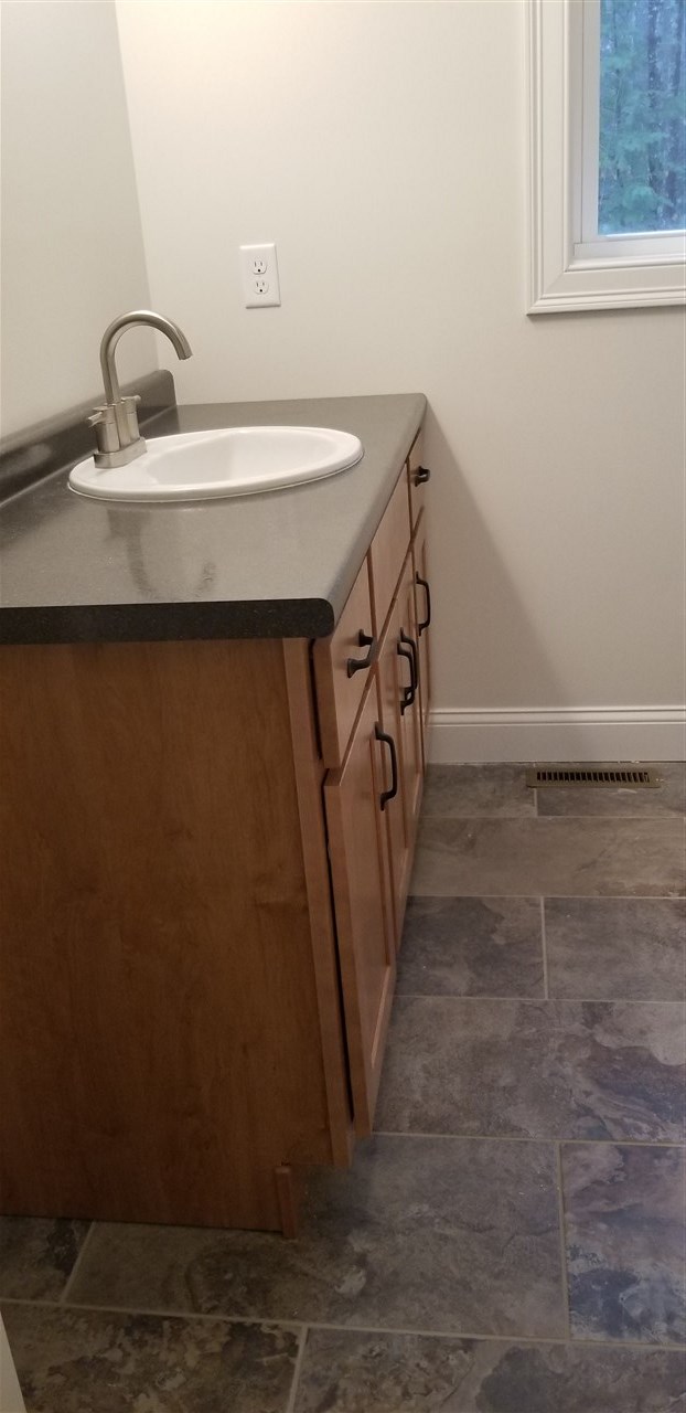 110 Raymond Road Nottingham, NH 03290 - Photo 15 of 39