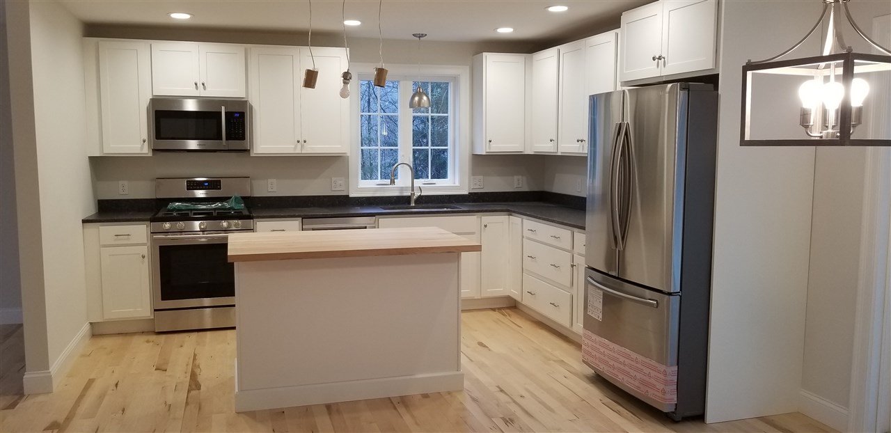 110 Raymond Road Nottingham, NH 03290 - Photo 3 of 39