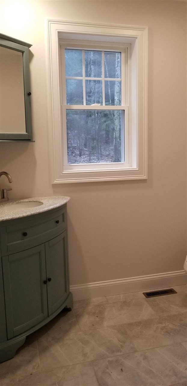 110 Raymond Road Nottingham, NH 03290 - Photo 6 of 39