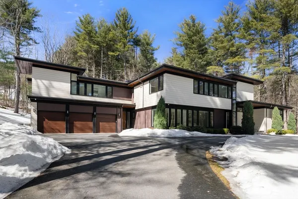 $3,995,000 | 11 Winthrop Circle, Weston, MA 02493