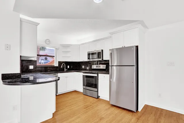 $3,000 | 52 Uno Lago Drive, Juno Beach, FL 33408