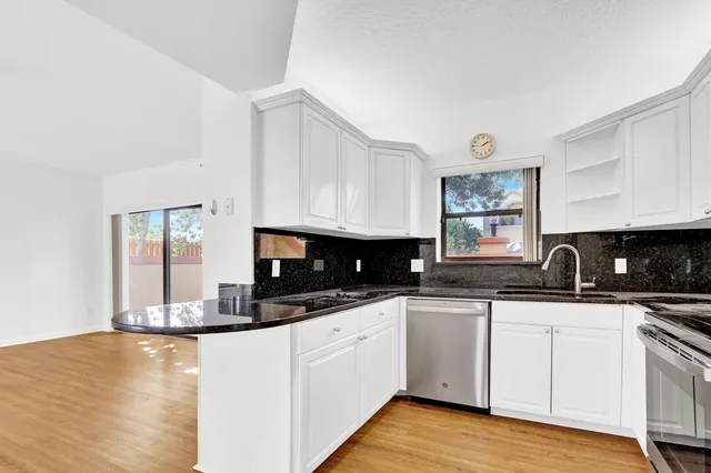 $3,000 | 52 Uno Lago Drive, Juno Beach, FL 33408