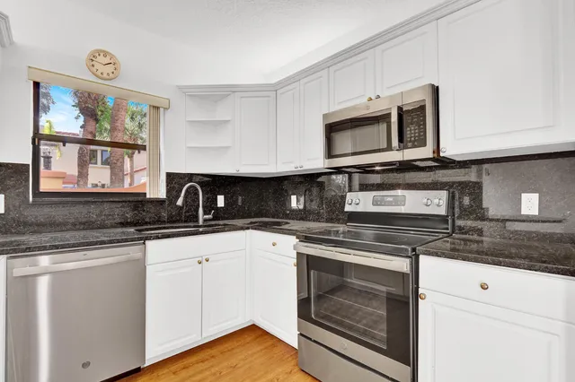 $3,000 | 52 Uno Lago Drive, Juno Beach, FL 33408