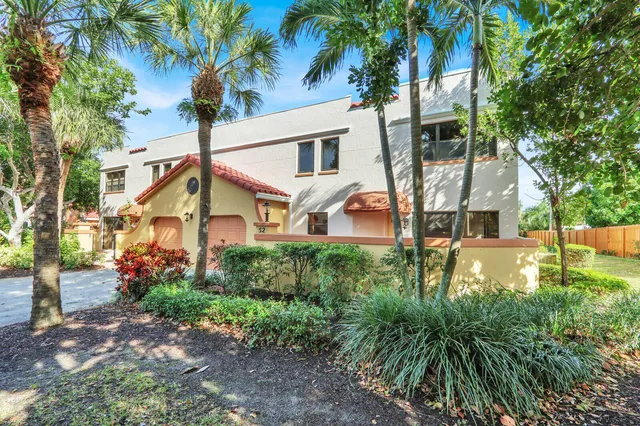 $3,000 | 52 Uno Lago Drive, Juno Beach, FL 33408