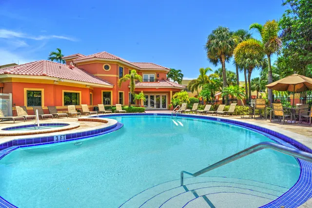 $3,000 | 52 Uno Lago Drive, Juno Beach, FL 33408