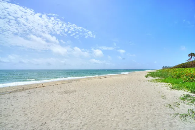 $3,000 | 52 Uno Lago Drive, Juno Beach, FL 33408