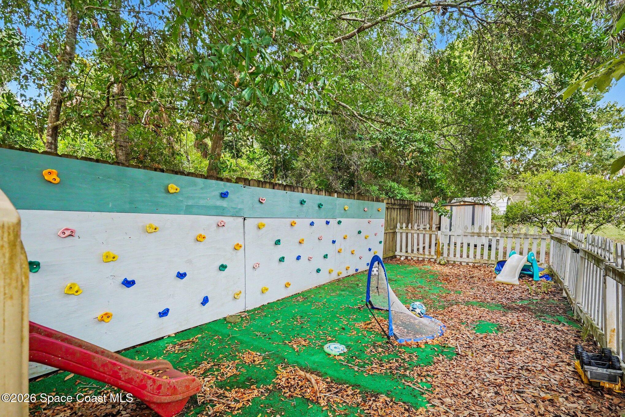 2556 1st Avenue Northeast Palm Bay, FL 32905 - Photo 24 of 27 026_file_9454