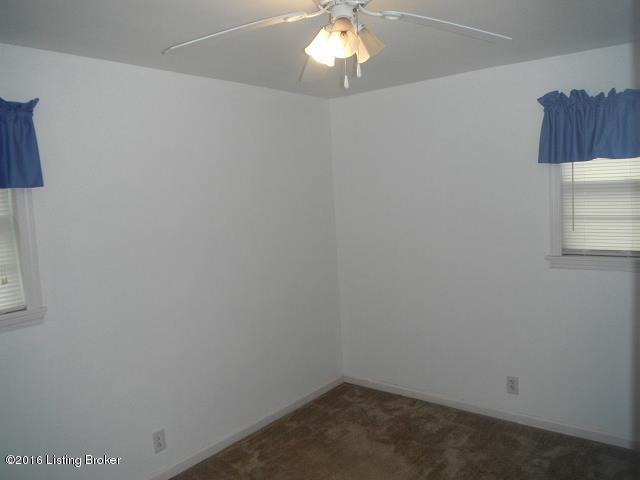 9802 Blue Lick Road Louisville, KY 40229 - Photo 8 of 21 Bedroom 3