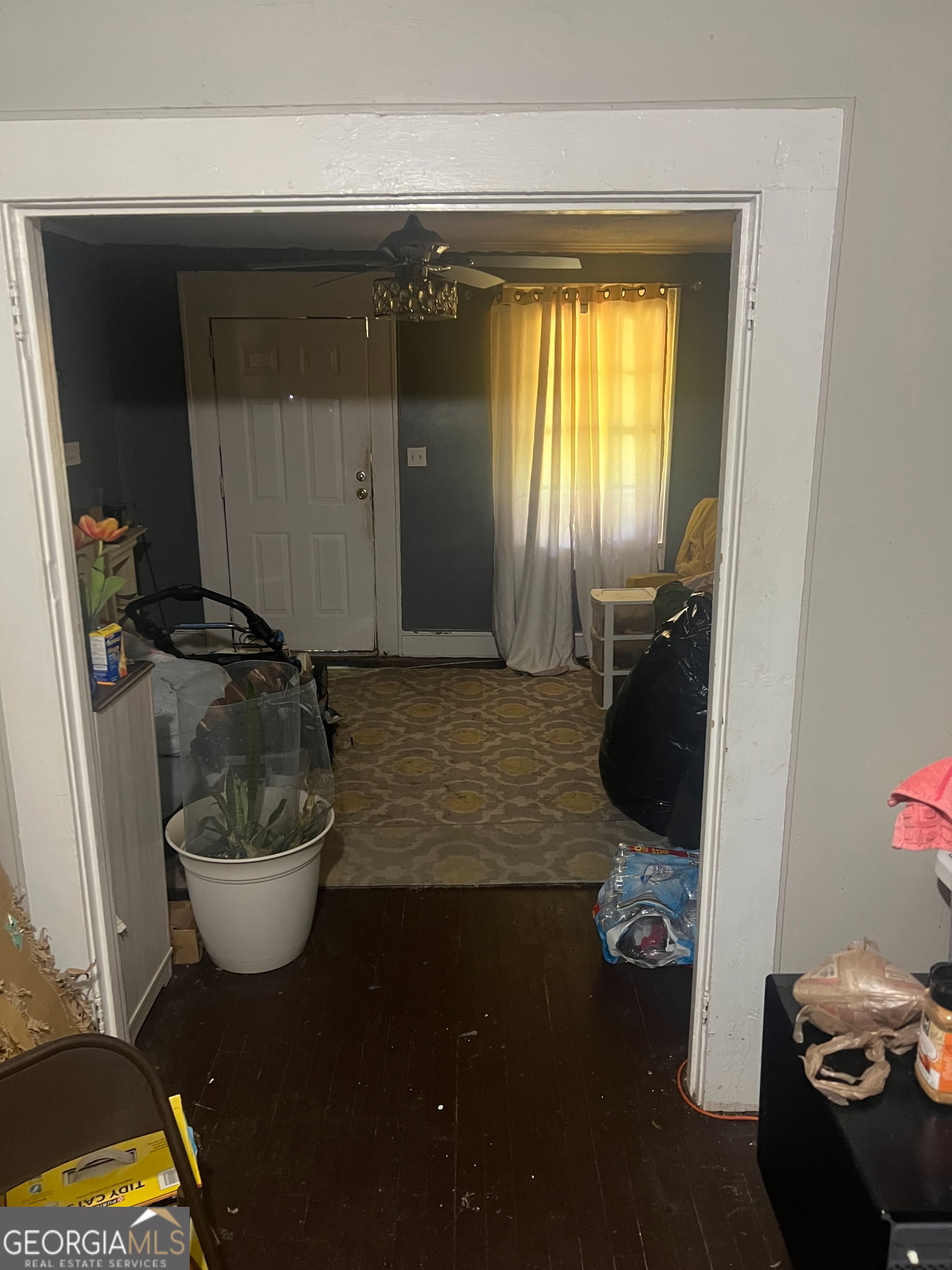 856 Grady Street Macon, GA 31206 - Photo 5 of 23 a room with furniture and a window