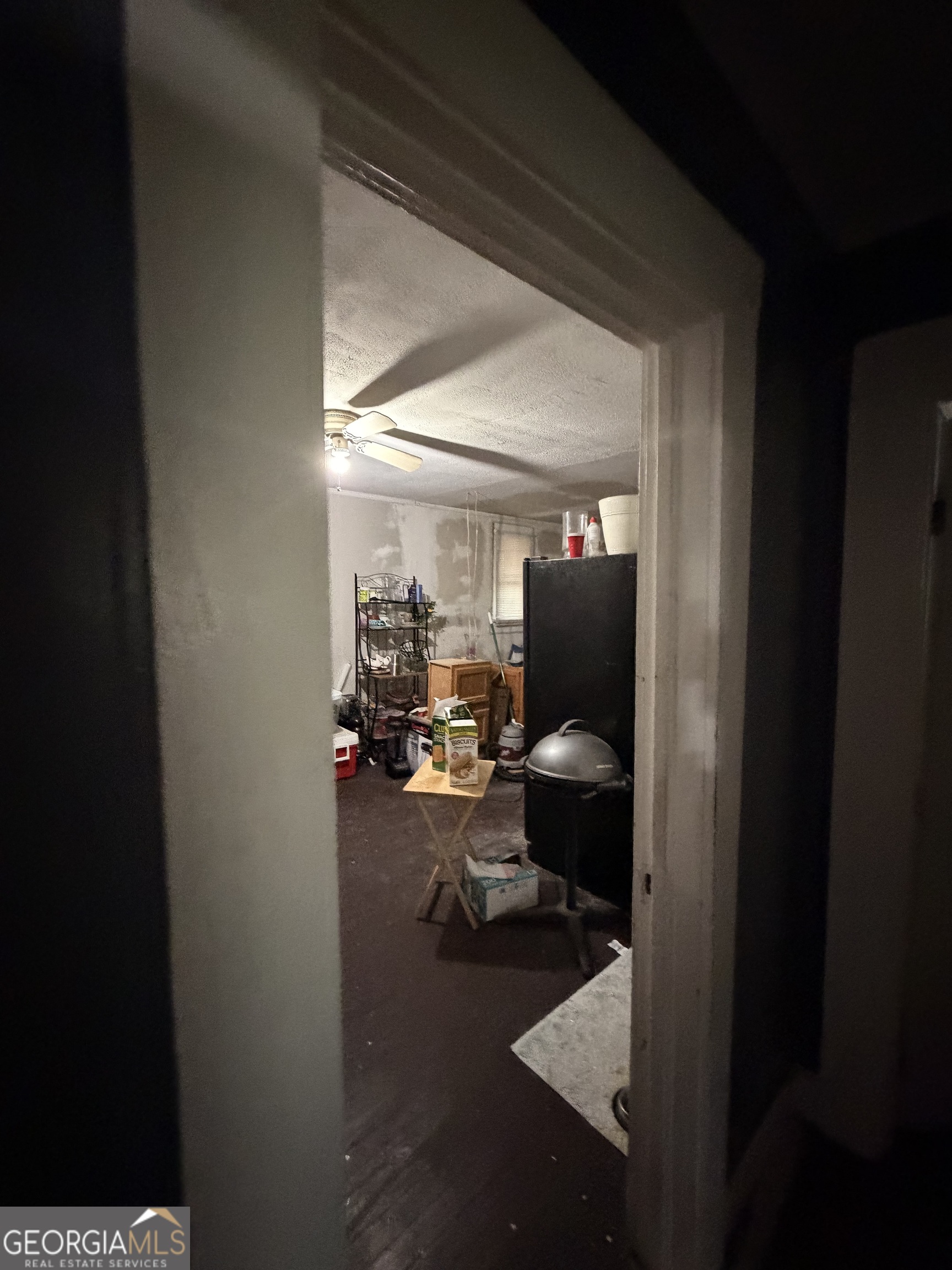 856 Grady Street Macon, GA 31206 - Photo 8 of 23 a living room with furniture and a table