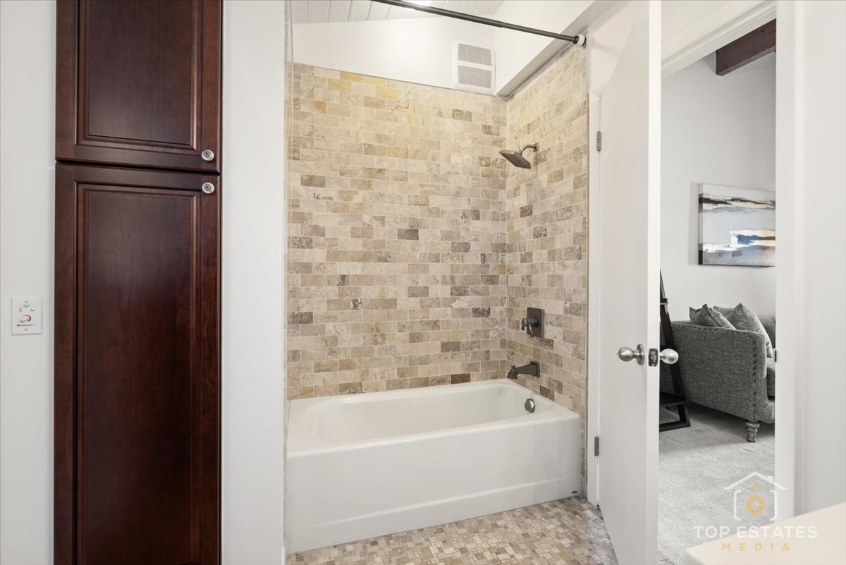 3246 Landwehr Road Northbrook, IL 60062 - Photo 23 of 30