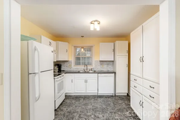 $219,000 | 101 Boyd Drive, Unit 2B, Flat Rock, NC 28731