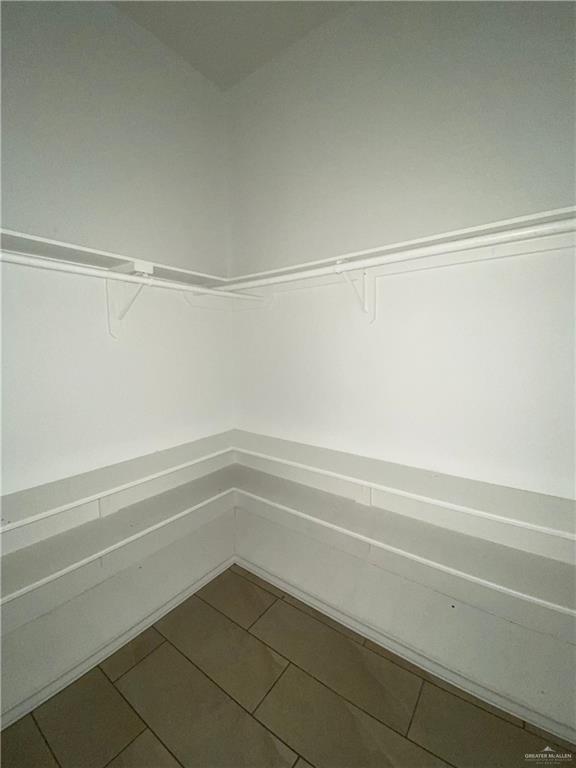 412 Quail Avenue McAllen, TX 78504 - Photo 7 of 7 a close up view of a shower