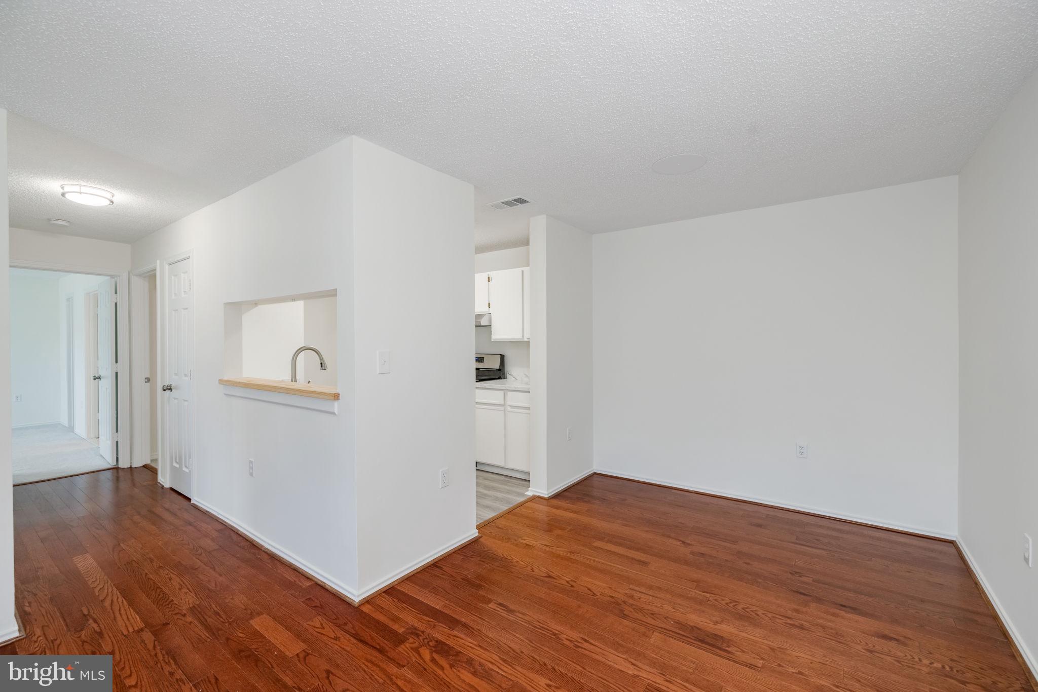 21026 Timber Ridge Terrace, Unit 201 Ashburn, VA 20147 - Photo 8 of 32 Gallery Image 8