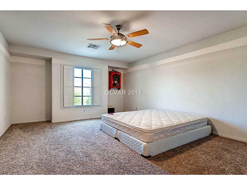 265 Violet Note Street Henderson, NV 89074 - Photo 14 of 20 Bedroom. Extra Large Bedroom, with walk-in closet