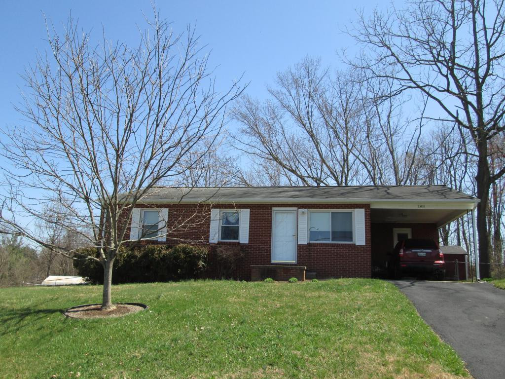 1308 Ballard Road Johnson City, TN 37604 - Photo 1 of 14 Photo 1