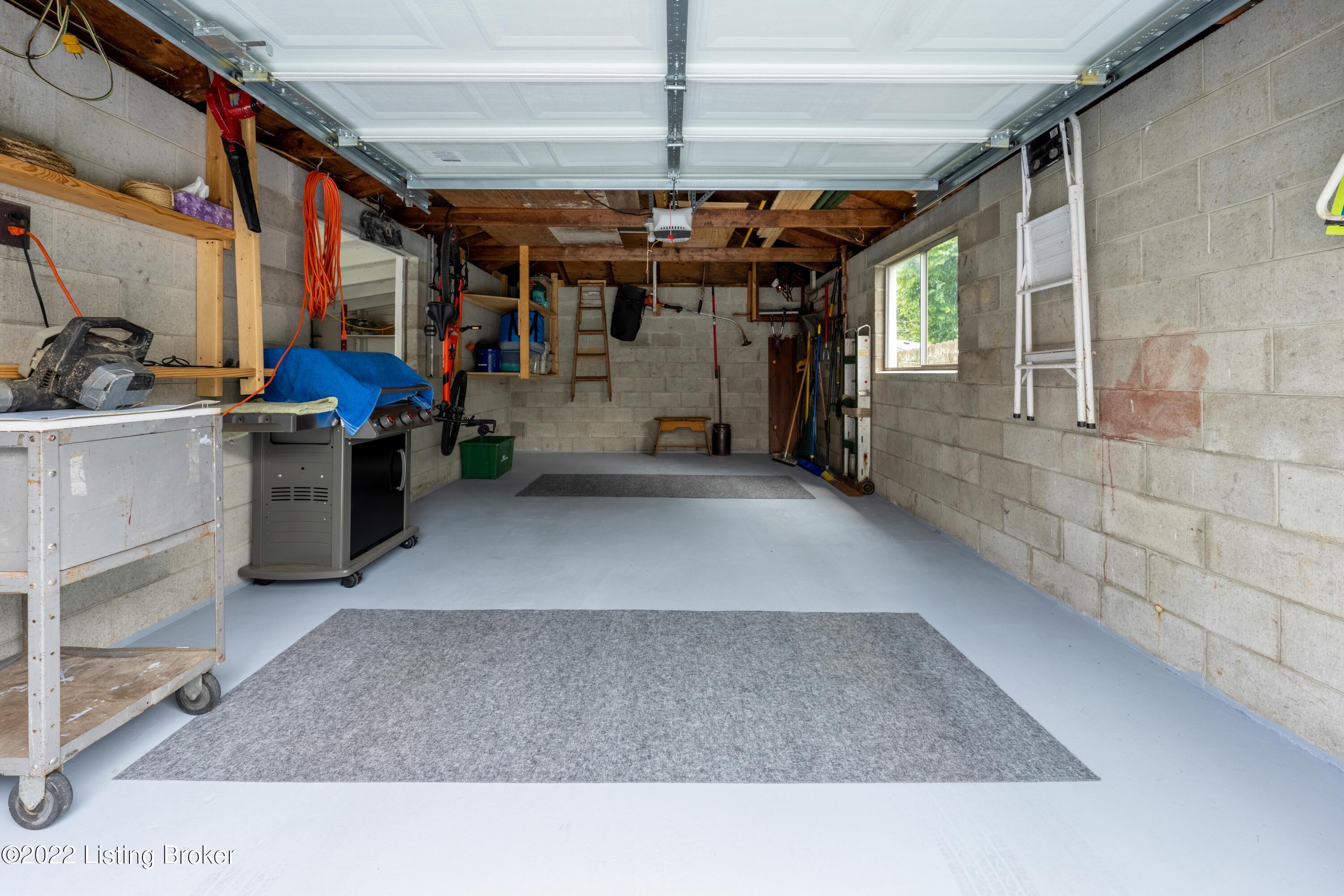 9404 Fairground Road Louisville, KY 40291 - Photo 19 of 34 9404 Fairgrounds Rd-19