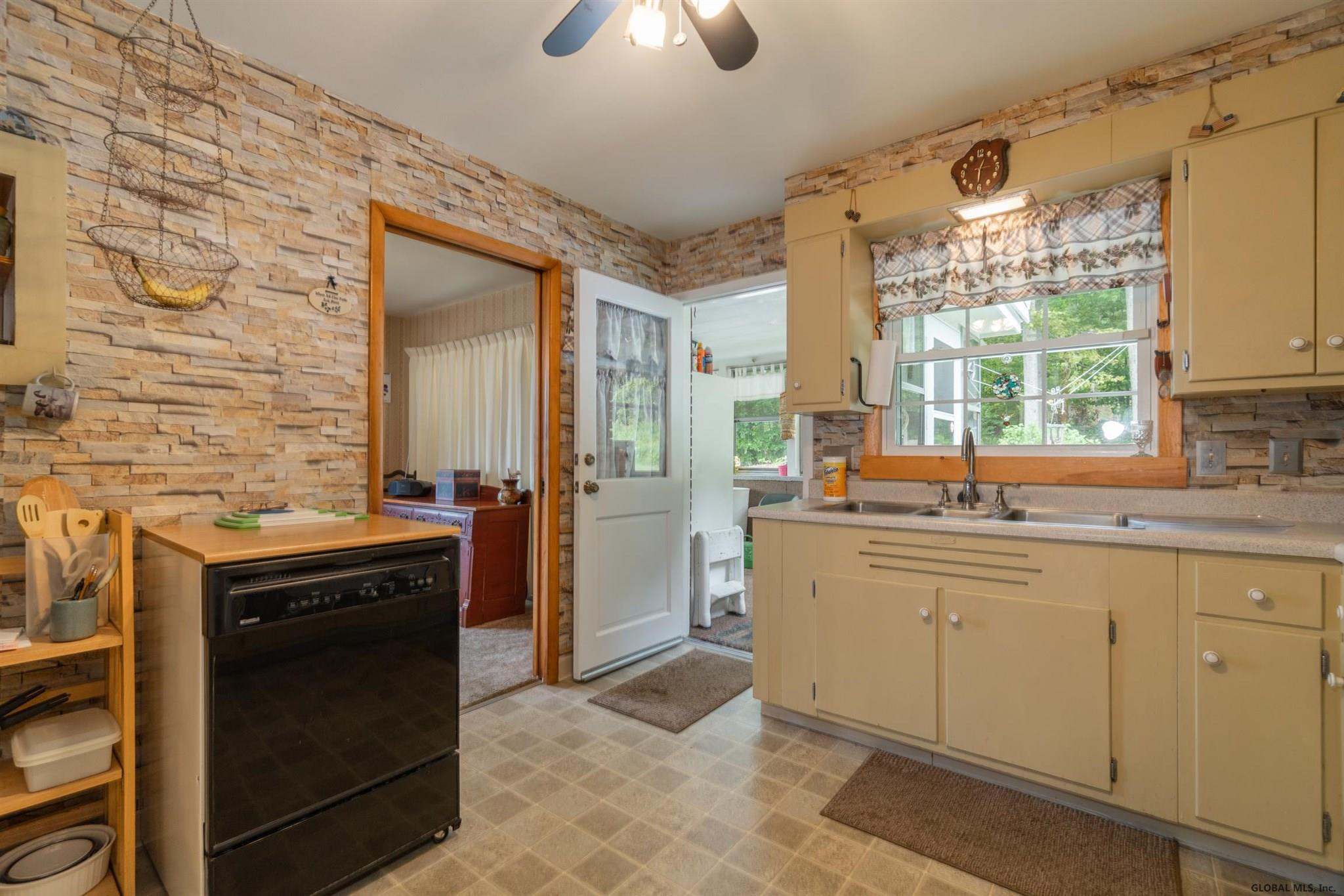 1533 County Rte 11 Hampton, NY 12887 - Photo 21 of 59 Photo 21