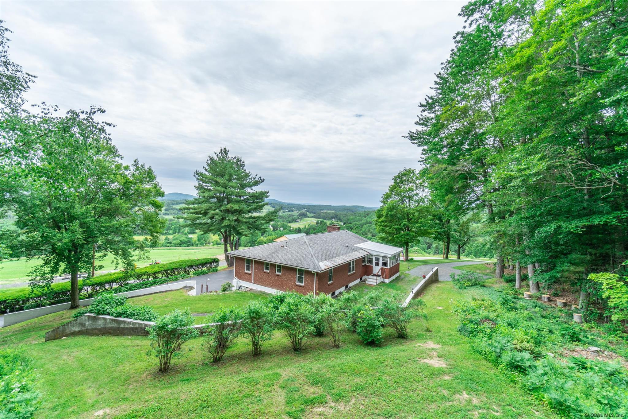 1533 County Rte 11 Hampton, NY 12887 - Photo 7 of 59 Photo 7
