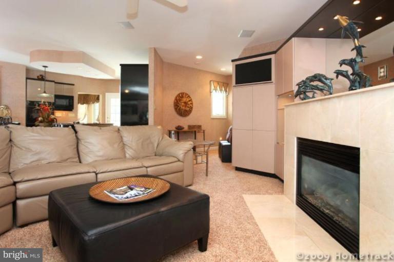10504 Vincent Road White Marsh, MD 21162 - Photo 17 of 30 Family Room
