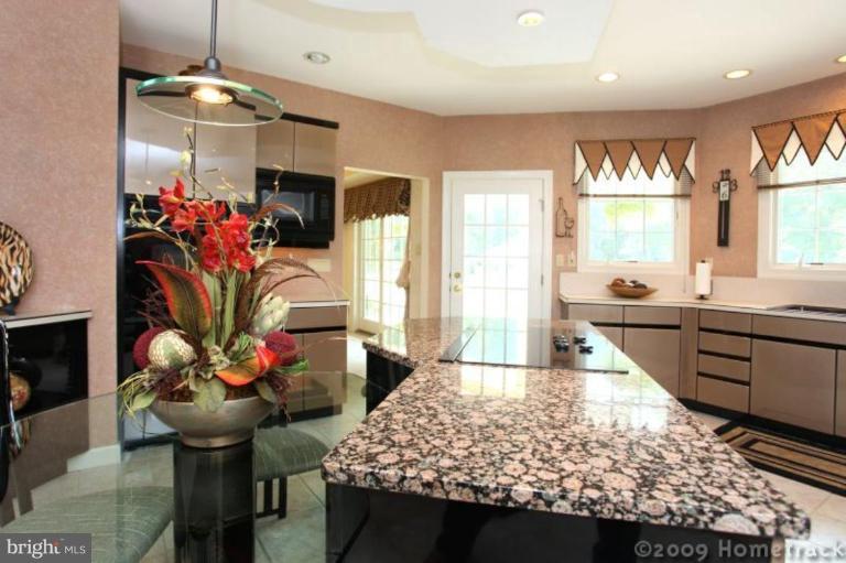 10504 Vincent Road White Marsh, MD 21162 - Photo 18 of 30 Kitchen