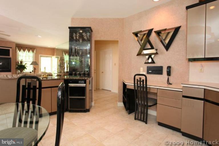 10504 Vincent Road White Marsh, MD 21162 - Photo 20 of 30 Kitchen/Family Room