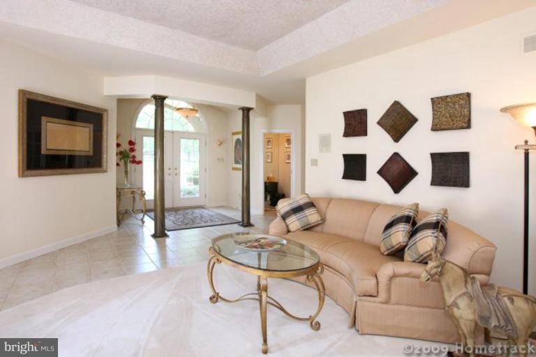 10504 Vincent Road White Marsh, MD 21162 - Photo 6 of 30 Living Room