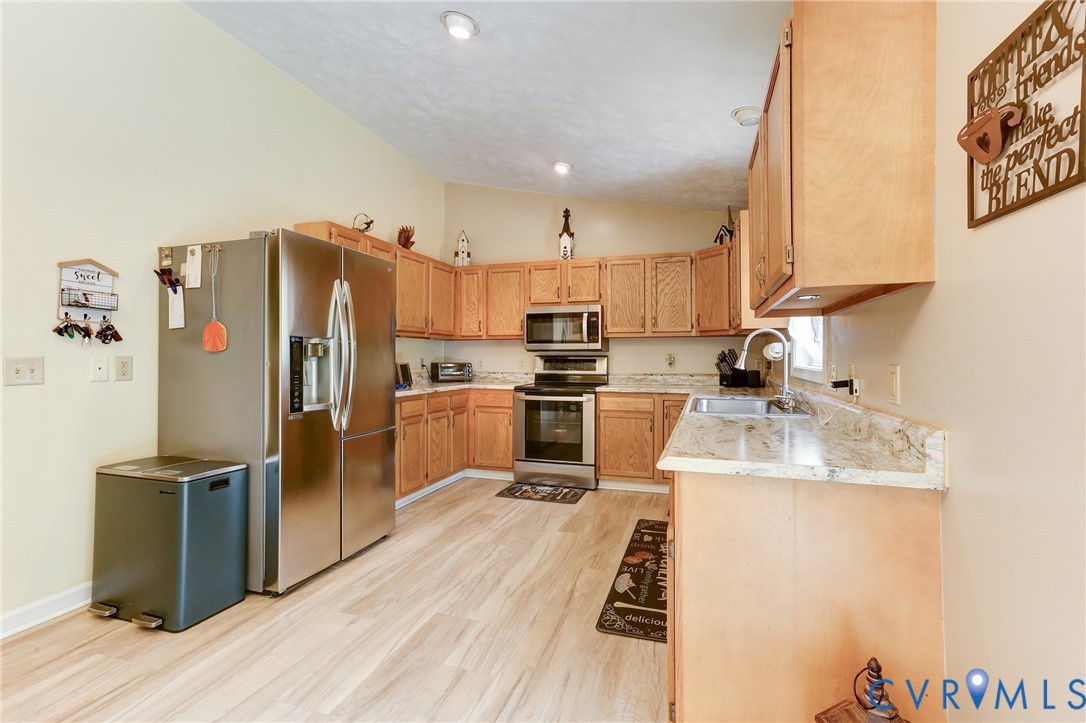 9689 Shannon Hill Road Louisa, VA 23093 - Photo 12 of 37