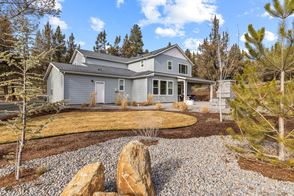 5722 Engleman Spruce Way Klamath Falls, OR 97601 - Photo 11 of 84 5722EnglemanSpruceDr-Exterior-12