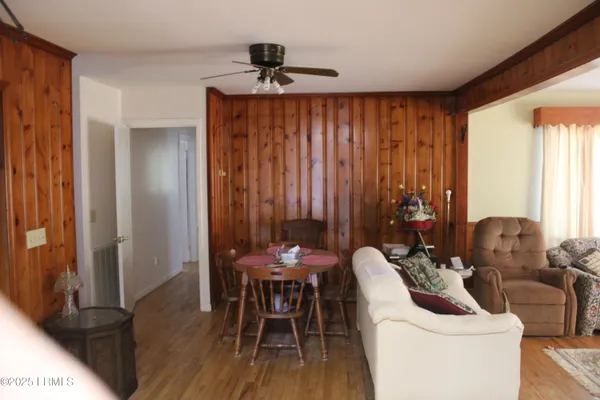 $215,000 | 301 Pulaski Drive West, Hampton, SC 29924